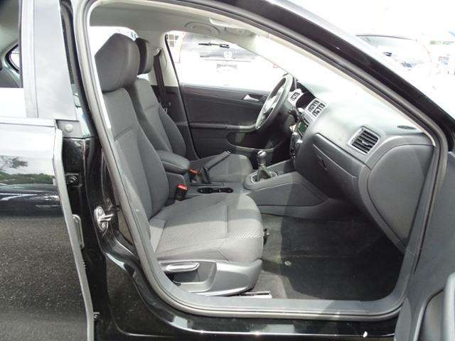 2014 Volkswagen Jetta 4dr Sedan 5M